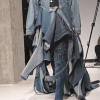 设计师捡破烂、美女穿塑料袋？来看看上海时装周可持续时尚的多种可能