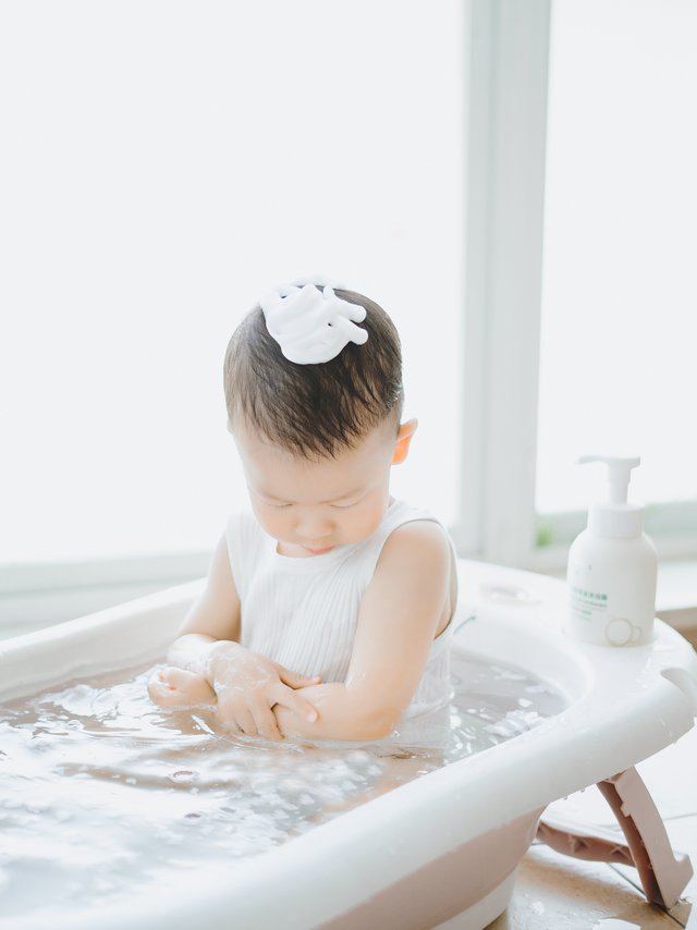 夏季护理｜洗沐二合一拯救宝宝空调肌