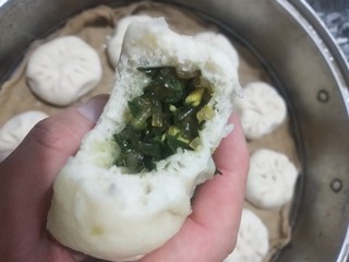 韭菜鸡蛋粉条馅儿包子，吃撑了！