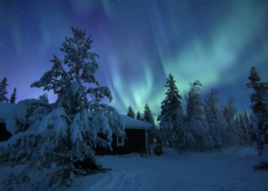 在北极圈之内的瑞典，体验冰屋小镇风情