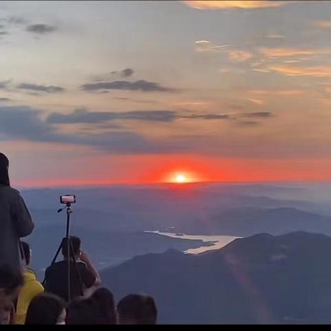 登泰山一睹人间盛世颜