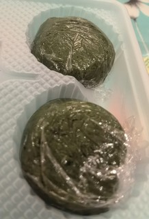 好吃的红豆蛋黄艾草糕团