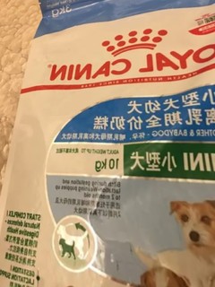 养宠家庭必备好物。皇家狗粮 幼犬奶糕 幼犬