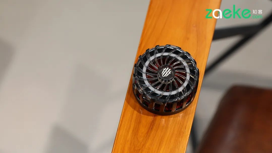 体验红魔散热器4pro磁吸款当下最强的磁吸散热器