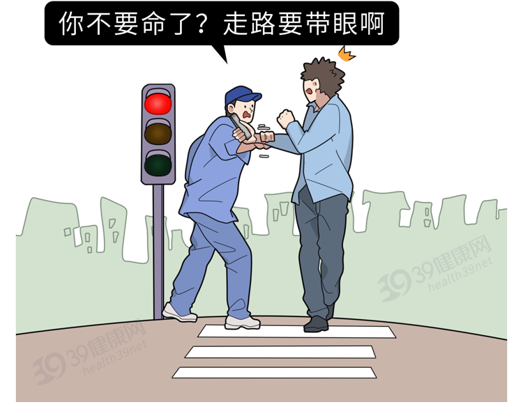 晚上躺着玩手机，久了会怎样？医生：出现4种变化，及时停止