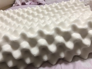 最近爆款乳胶枕--京造乳胶枕