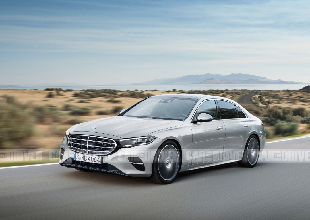 全新奔驰e级将于4月25日发布将搭三联屏