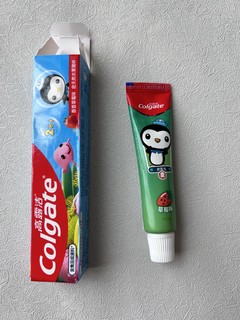 预防蛀牙，从小就得使用含氟牙膏