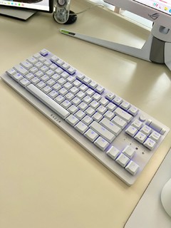 雷蛇这套白色键鼠 键盘也很不错