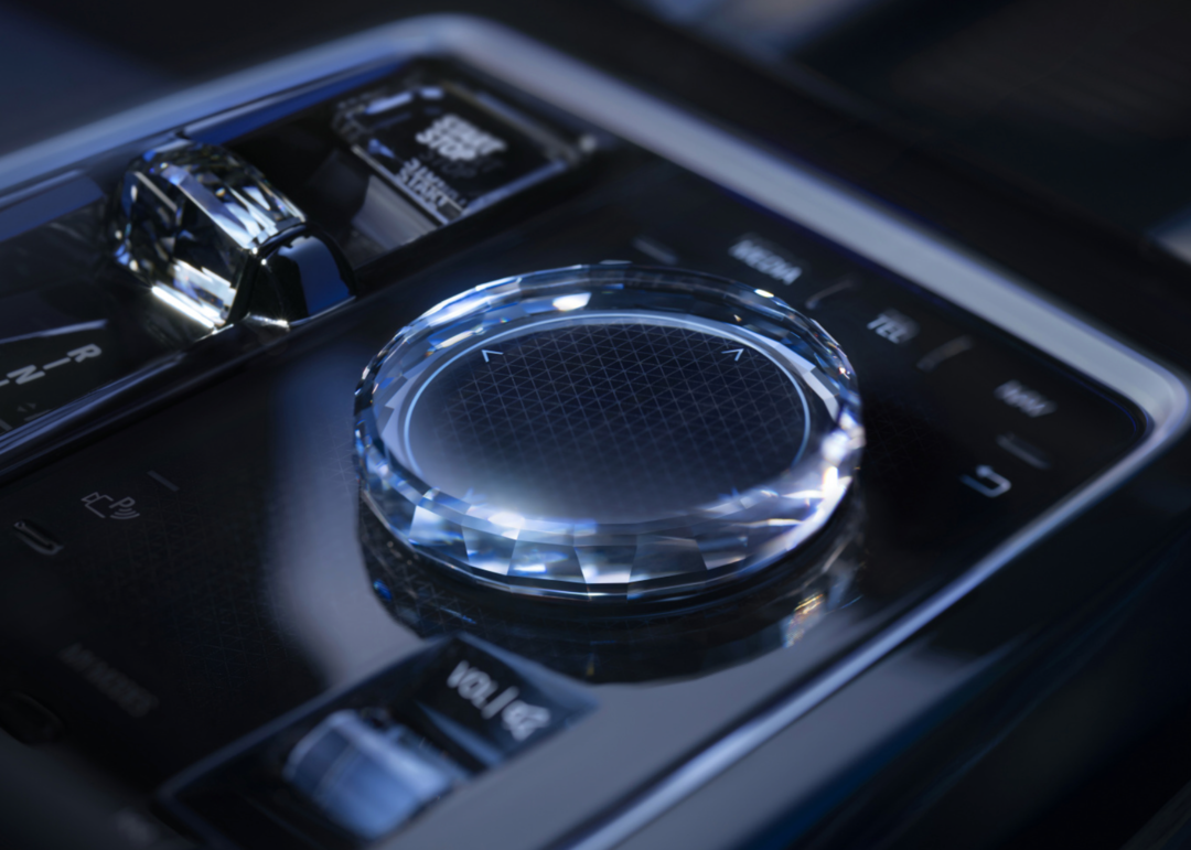 宝马i7新增两款车型上市，售价94.9万元起