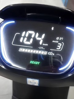 实测最高104km/h，多花5299元买了块电池