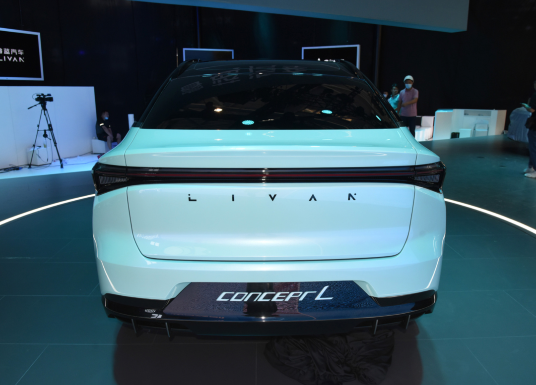 睿蓝7将于上海车展首发，可实现换电