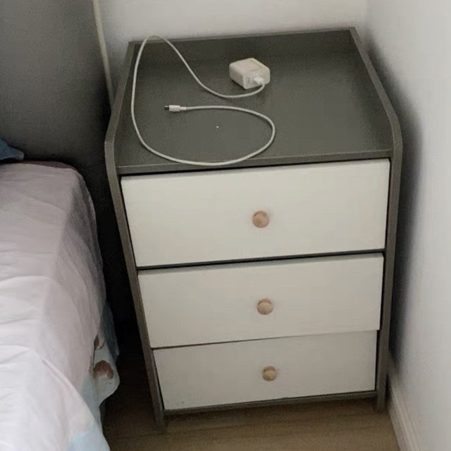 特别喜欢的一款床头柜