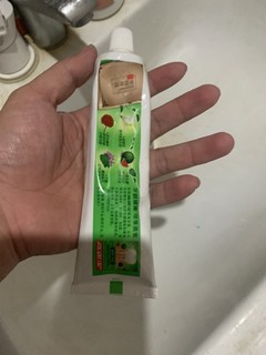 清香高露洁牙膏