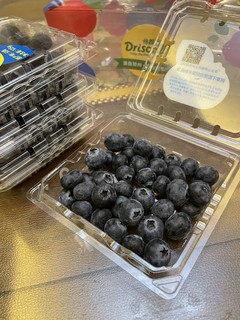 蓝莓不算大，但是包装不错哦