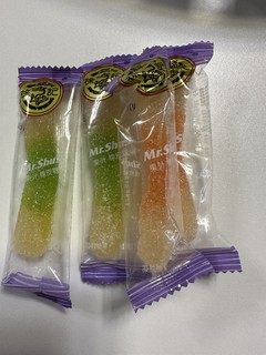 人类幼崽零食：徐福记果汁橡皮糖