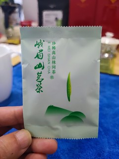 朋友送的四川峨眉茶值几个钱？