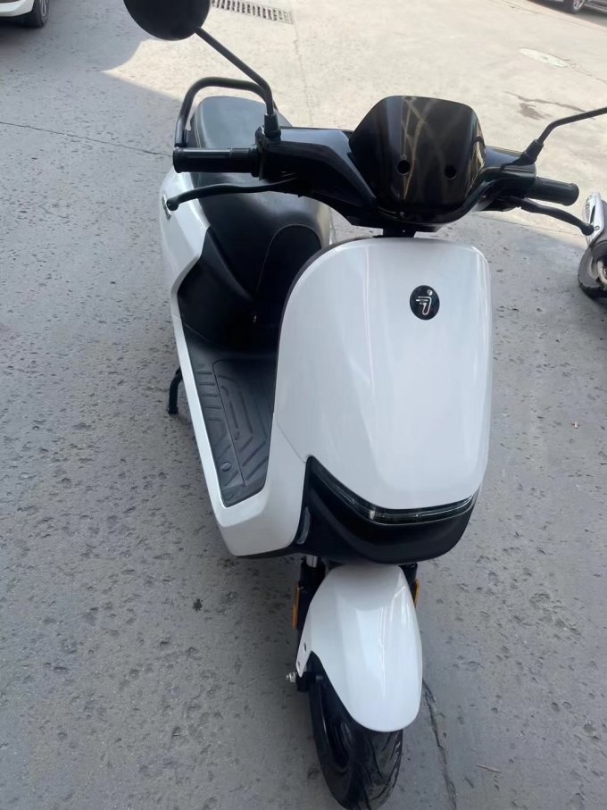 九号摩托车整车