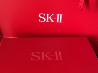大红的的SK-II更符合本地人结婚送礼