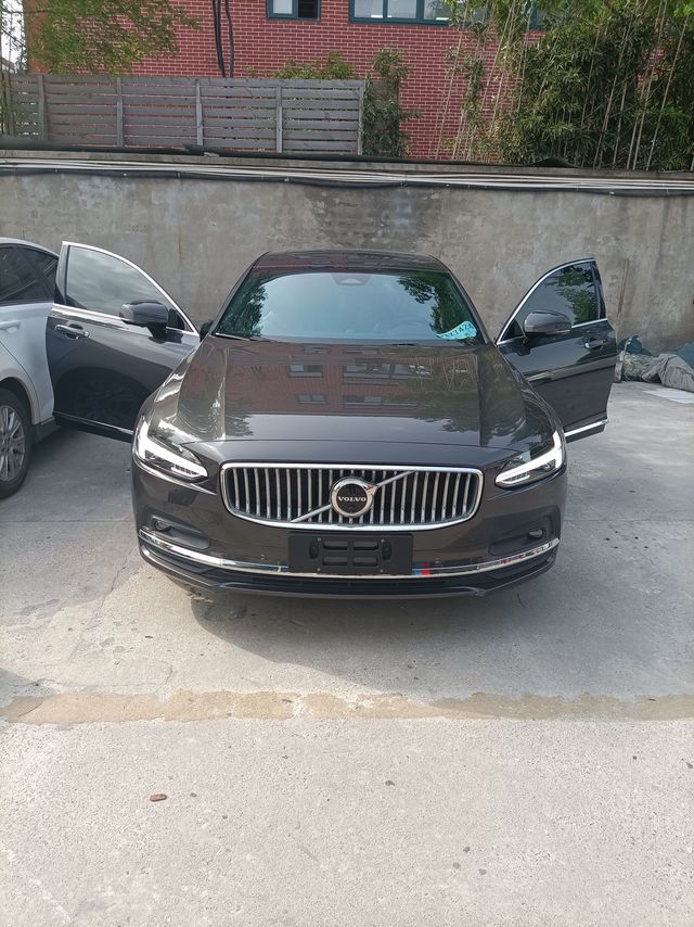 沃尔沃S90车衣施工完毕