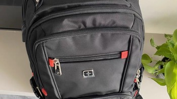 瑞士军士刀双肩包大容量旅行商务电脑旅游出差书包中学生背包男士