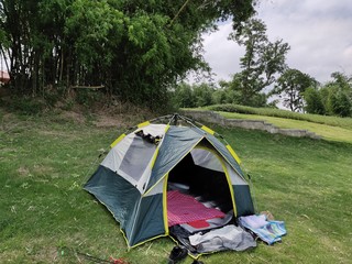 风和日丽！带上帐篷露营吧！