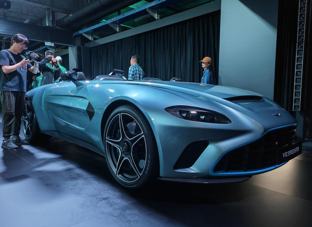 阿斯顿马丁两款新车国内首次亮相_新能源车_什么值得买