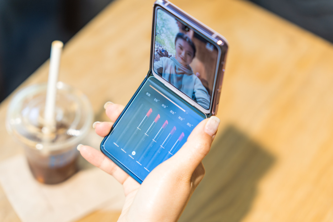 高颜值更好用,女生需求它都懂,vivo x flip小折叠屏首发体验