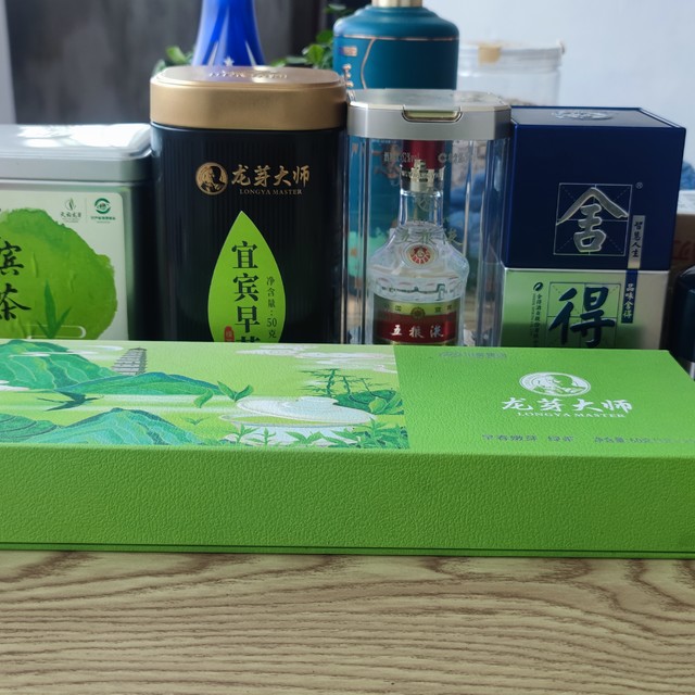 优质明前茶推荐，快人一步喝春茶，宜宾早茶、龙芽大师开箱测评。