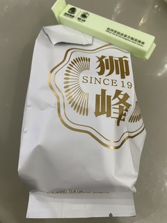 浅品一下狮峰明前特级龙井。