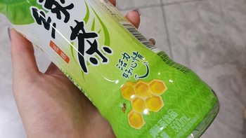 吃货的时间到啦！ 篇四百一十五：超级好喝的备婚宴会饮料-就选康师傅蜂蜜绿茶，全新升级口味配方。