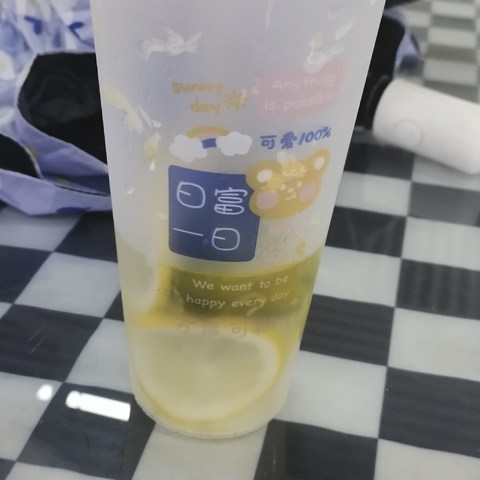 春季饮品~解腻又不酸的金桔柠檬，春天来一杯清凉又解渴