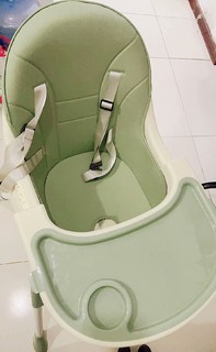 婴儿吃饭必备的宝宝餐椅