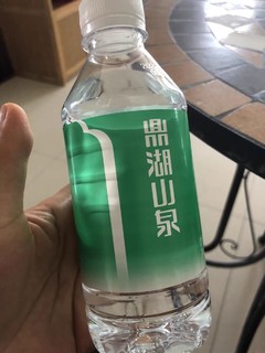 矿泉水