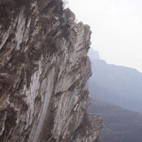 今天春游，登嵩山上少林