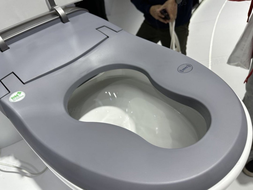 人体工学设计的便圈,不仅坐感更舒适