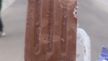 冷饮雪糕 篇三：网红曲奇饼干巧克力雪糕终于吃到了！