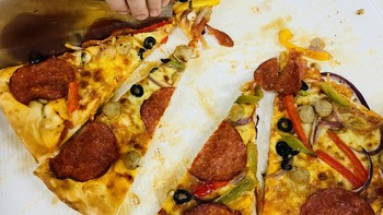 美食 篇七十九：山姆超大披萨只要66，好吃不贵～ 