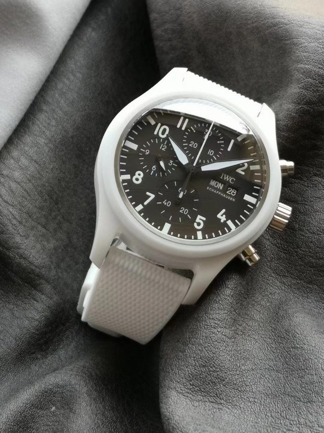 TW限量探索杂志：IWC万国表飞行员系列