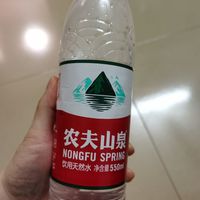 带上农夫山泉去骑行游玩