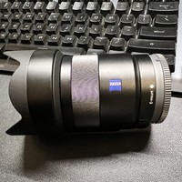 收了土豪朋友的索尼蔡司55mm F1.8