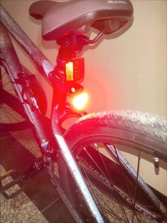 自行车尾灯