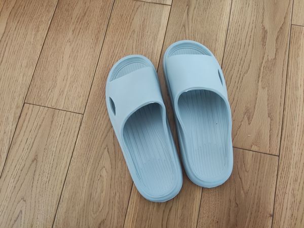 2元不到的拖鞋，想不到穿起来也不错