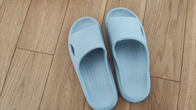 2元不到的拖鞋，想不到穿起来也不错