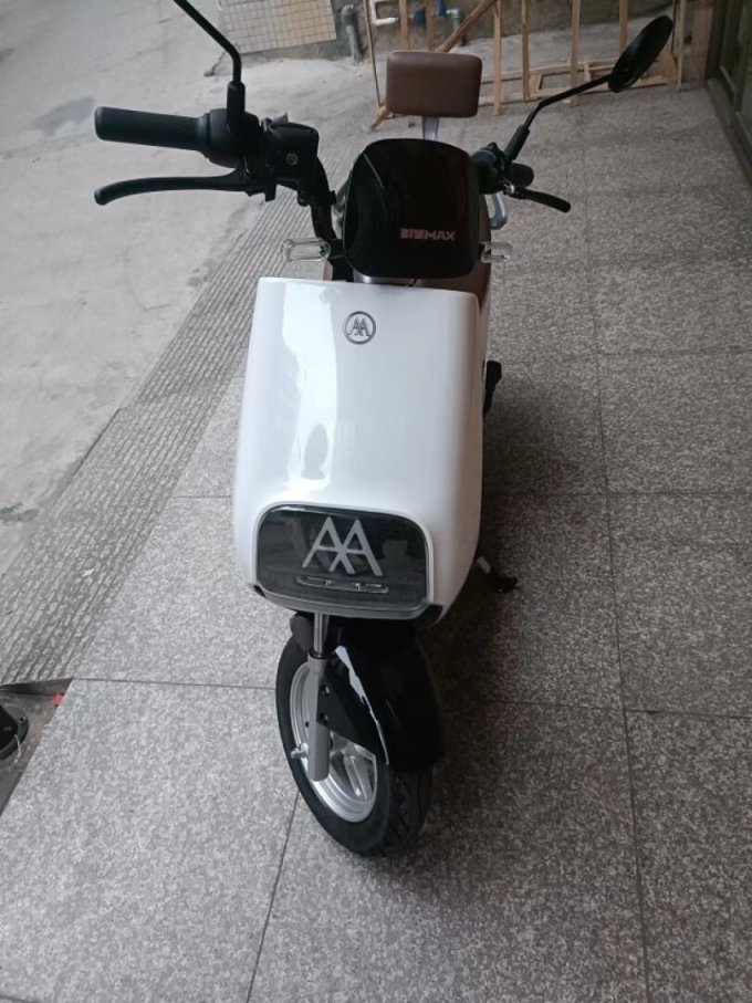 爱玛摩托车整车