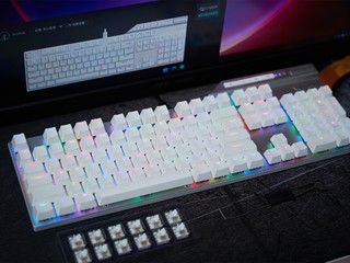 键盘RGB背光是酷炫还是老土？