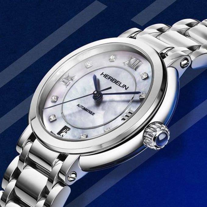 经典小蓝针超适配职场女性的手表