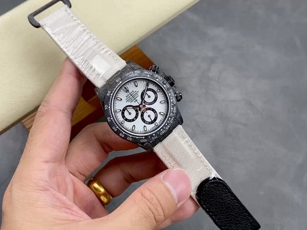 定制版diw迪通拿碳纤维4230  让你手腕非凡