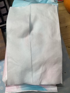 价格便宜的湿纸巾，洁柔的好大一包