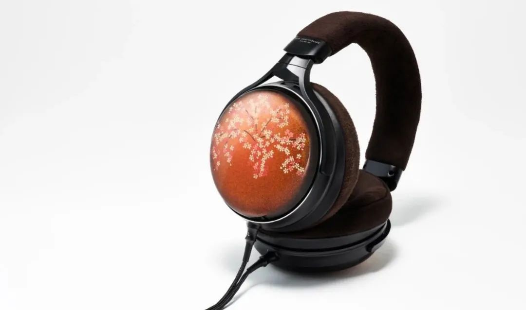 铁三角发布 ATH-W2022 60 周年限定款，用料、细节精湛